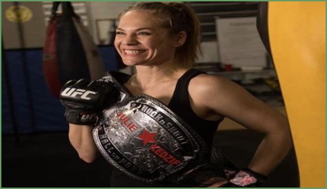 Julie Kedzie Bio - fight, hot, net worth, boyfriend